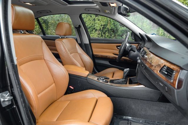Used 2010 BMW 328i Sedan RWD image 32