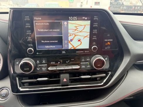 Used 2022 Toyota Highlander XSE image 26