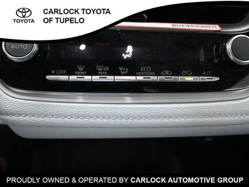 Used 2025 Toyota Corolla SE image 12
