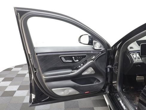 Used 2023 Mercedes-Benz S 580e 4MATIC Sedan image 5
