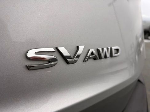 Used 2023 Nissan Rogue SV image 9