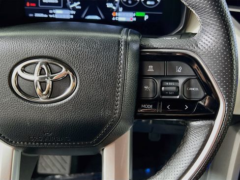 Used 2024 Toyota Tundra Capstone AWD/4WD image 19