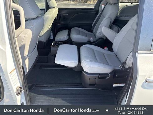 Used 2020 Toyota Sienna Limited Premium image 15