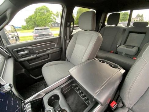Used 2024 RAM 2500 Big Horn w/ Night Edition AWD/4WD image 14