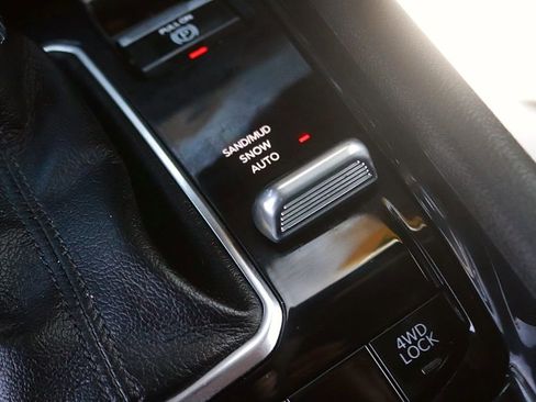 Used 2025 Jeep Compass Limited image 22