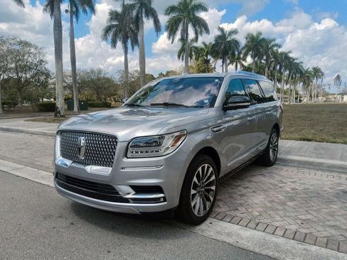 Used 2020 Lincoln Navigator Reserve w/ Equipment Group 201A Reserve RWD image 3