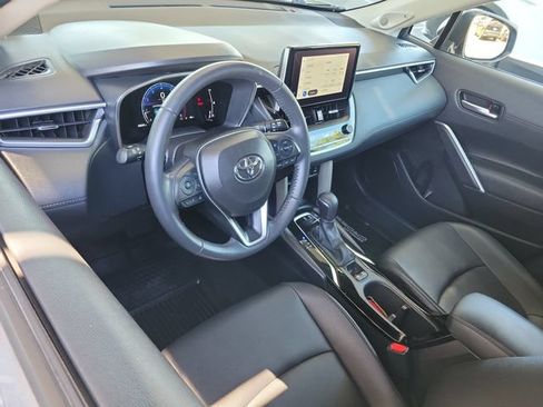 Used 2024 Toyota Corolla Cross XLE w/ Convenience Package FWD image 6