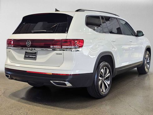 Used 2025 Volkswagen Atlas SE AWD/4WD image 3