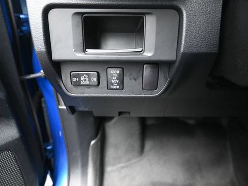 Used 2016 Toyota Tacoma TRD Sport w/ Premium & Technology Package RWD image 16