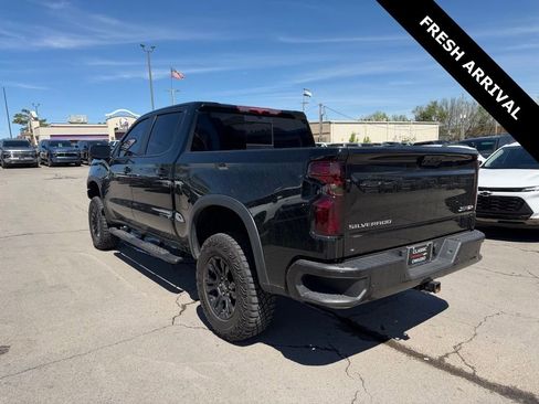 Used 2022 Chevrolet Silverado 1500 ZR2 image 16
