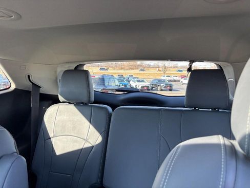 Used 2019 Buick Enclave Premium w/ Experience Buick Package image 10