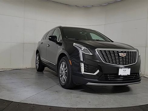 Used 2023 Cadillac XT5 Premium Luxury image 2