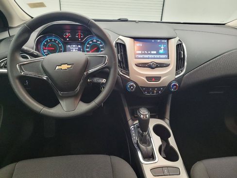 Used 2017 Chevrolet Cruze LS FWD image 22