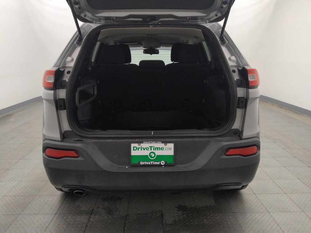 Used 2018 Jeep Cherokee Latitude w/ Altitude Package FWD image 29