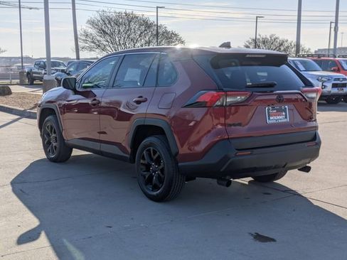 Used 2024 Toyota RAV4 LE image 8