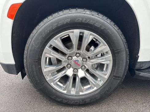 Used 2022 GMC Yukon XL Denali image 32