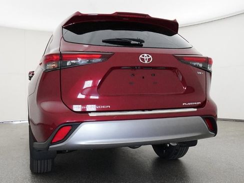 New 2026 Toyota Highlander Platinum AWD/4WD image 22