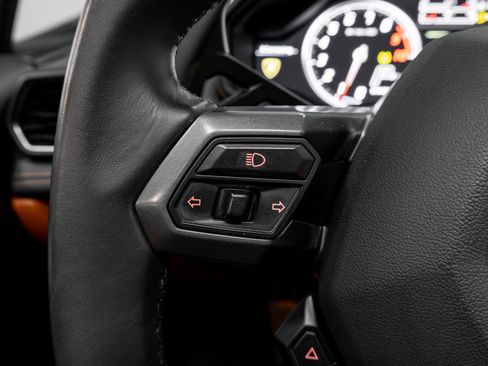 Used 2019 Lamborghini Huracan LP 580-2 RWD image 49