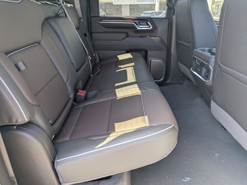 New 2025 GMC Sierra 2500 Denali w/ Denali Reserve Package image 27