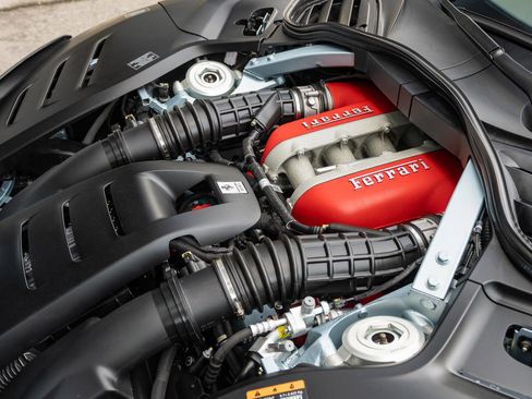 Used 2025 Ferrari Purosangue AWD/4WD image 28
