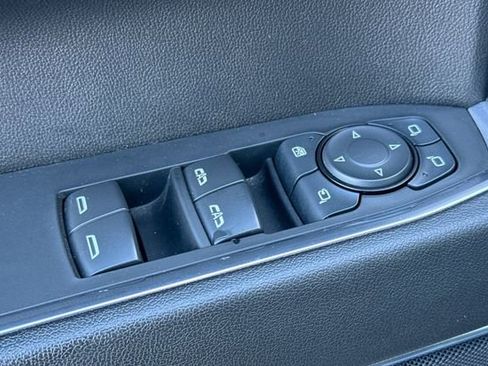 Used 2024 GMC Sierra 1500 SLT image 12