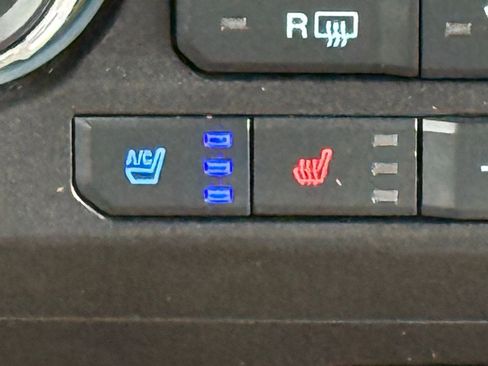 Used 2018 Ford F250 Lariat w/ Lariat Ultimate Package image 26