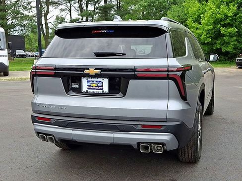 Used 2026 Chevrolet Traverse LT w/ Driver Confidence Package AWD/4WD image 2