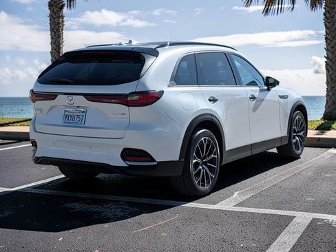 Certified 2025 MAZDA CX-70 Plug-In Hybrid w/ Premium Plus AWD/4WD image 6