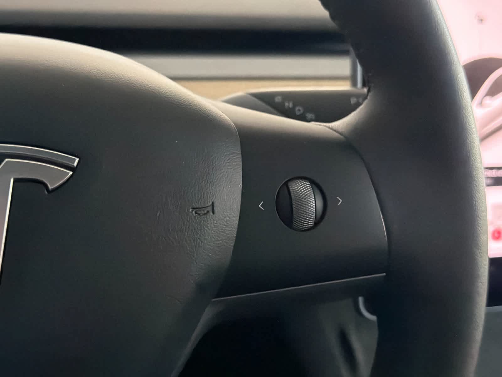Used 2021 Tesla Model Y Long Range AWD/4WD image 25