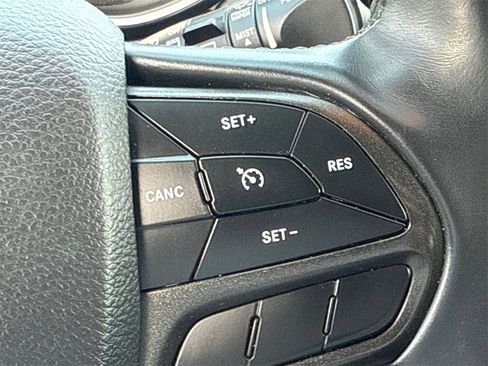 Used 2019 Jeep Cherokee Trailhawk image 30