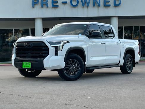 Used 2025 Toyota Tundra SR5 w/ SX Package RWD image 2