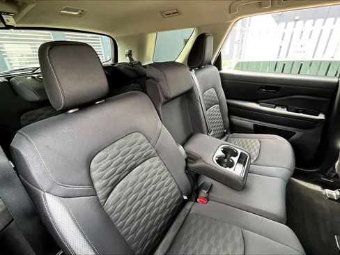 Used 2024 Nissan Pathfinder SV w/ Cargo Package image 19