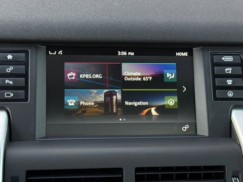 Used 2019 Land Rover Discovery Sport HSE image 17