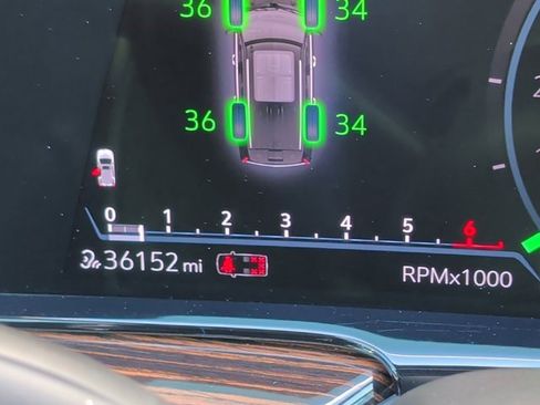 Certified 2021 Cadillac Escalade Premium Luxury image 24