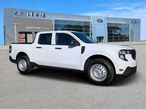 New 2025 Ford Maverick XL image 1