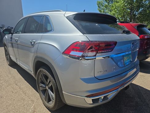 Used 2022 Volkswagen Atlas Cross Sport SEL R-Line AWD/4WD image 10