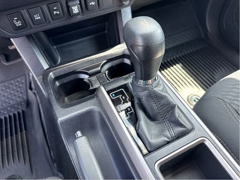 Used 2021 Toyota Tacoma SR5 w/ Trail Edition AWD/4WD image 21