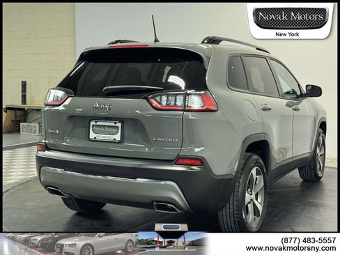 Used 2022 Jeep Cherokee Limited image 9