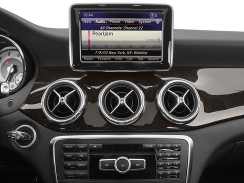 Used 2016 Mercedes-Benz CLA 250 4MATIC image 7