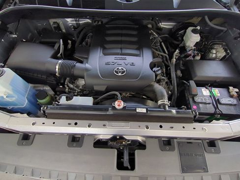 Used 2018 Toyota Tundra SR5 AWD/4WD image 49