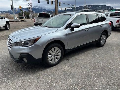 Used 2018 Subaru Outback 2.5i Premium image 5