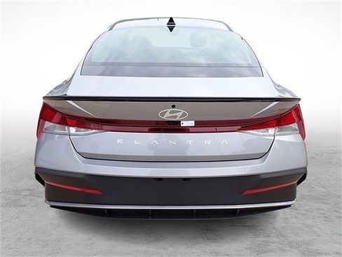 New 2025 Hyundai Elantra Sport image 3