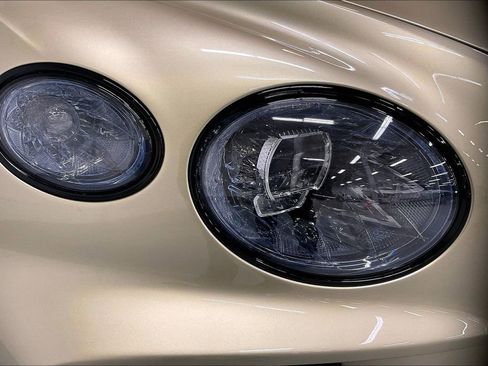 Used 2023 Bentley Bentayga S image 30