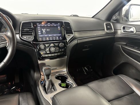 Used 2019 Jeep Grand Cherokee Limited image 41