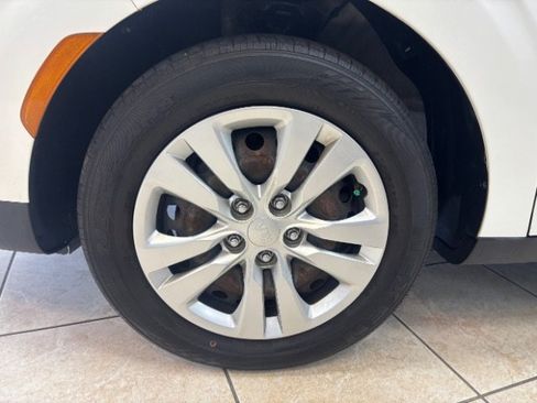 Used 2021 Kia Soul LX FWD image 17