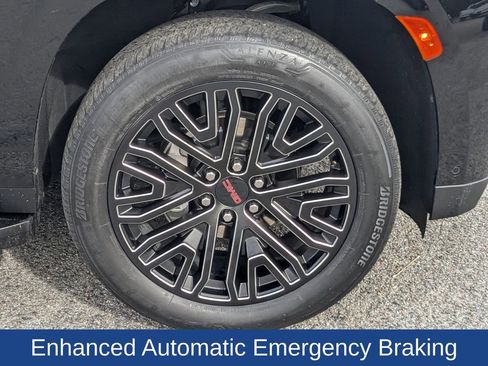 Used 2023 GMC Yukon Denali w/ Advanced Technology Package image 11