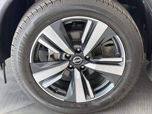 Used 2022 Nissan Rogue SL AWD/4WD image 11