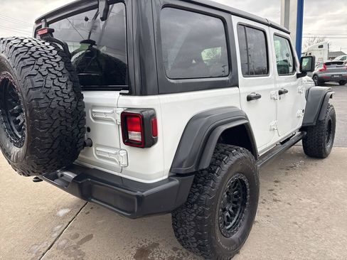 Used 2024 Jeep Wrangler Sport S image 6