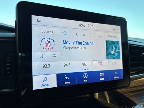 Used 2021 Ford Explorer Limited w/ Equipment Group 301A image 6