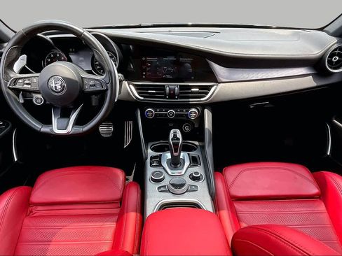 Used 2023 Alfa Romeo Giulia Veloce RWD image 16